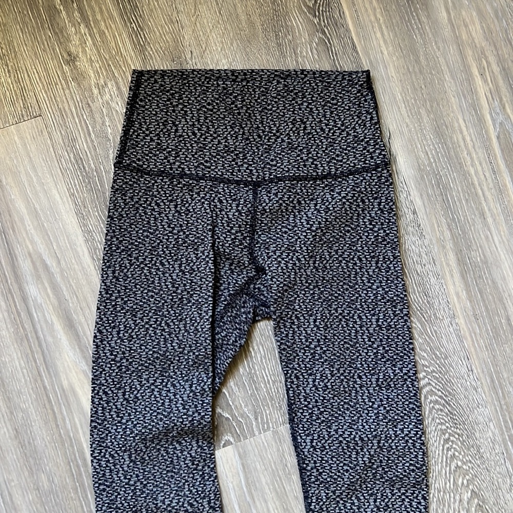 Lululemon Hi-Rise Legging - Picture 2 of 6